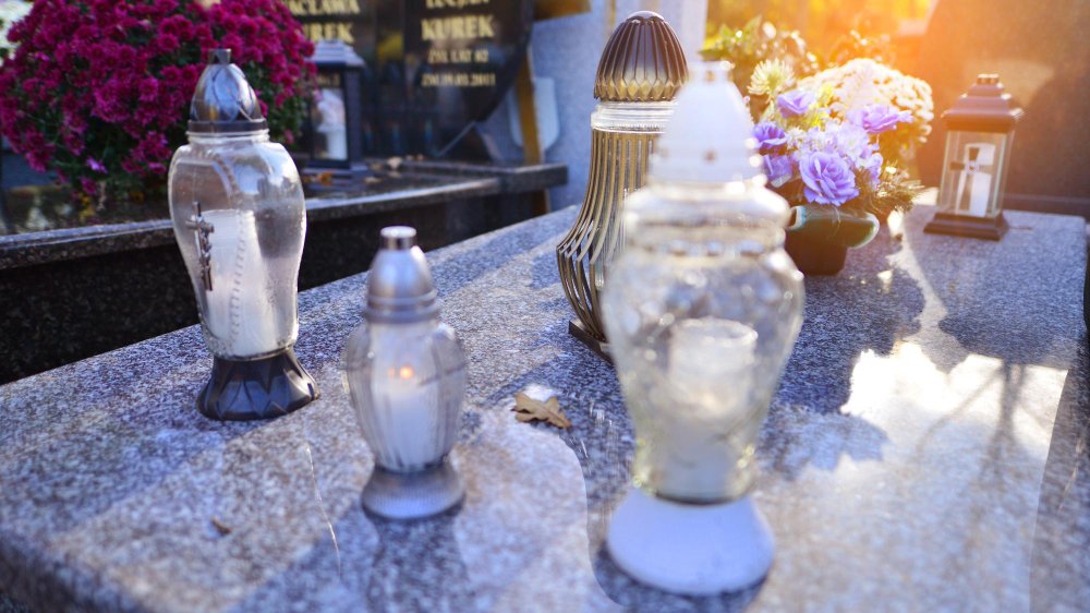 Como funciona a cremação de forma simples: etapas e custos